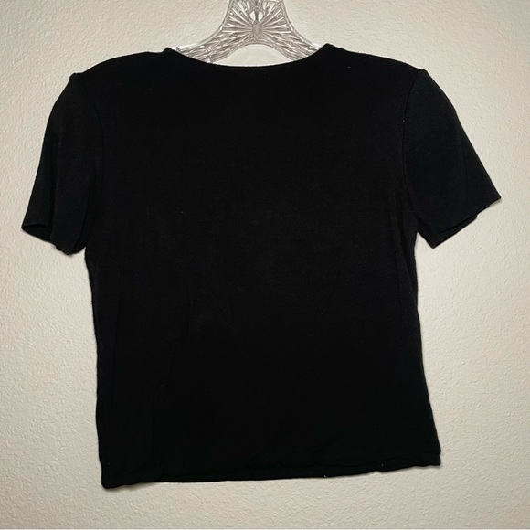 Re Ona Signature Short Sleeves T-Shirt in Black Women's Sz M Slightly Cropped - Picture 2 of 8